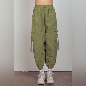 VERY J Elastic Waist Woven Cargo Pants